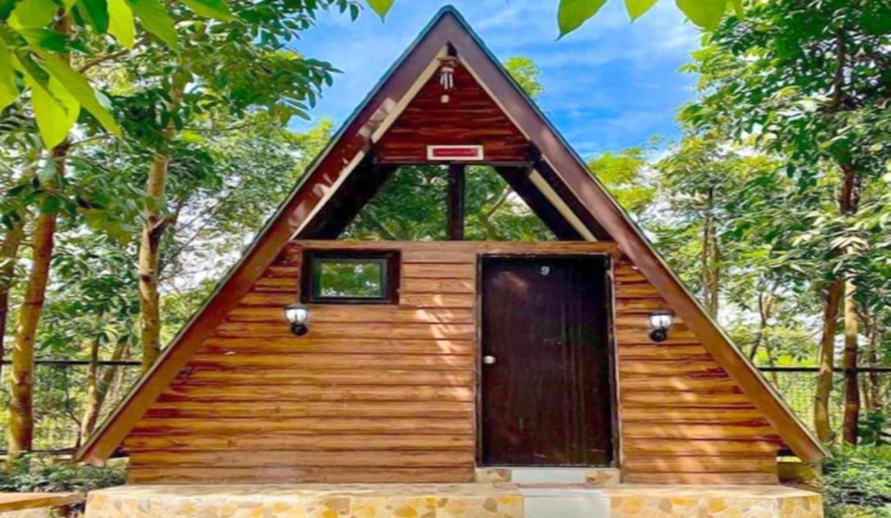 Floating Sanctuary Resort Powered By Cocotel Bulacan Exterior photo